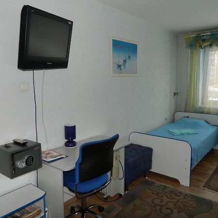 Mini Hotel Galant On Deputatskaya 5 Bratszk Kültér fotó